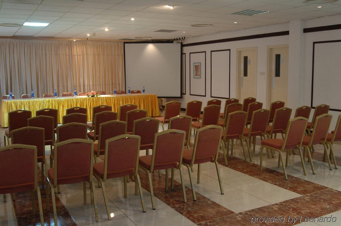 Tulip Inn Downtown Mascate Facilidades foto